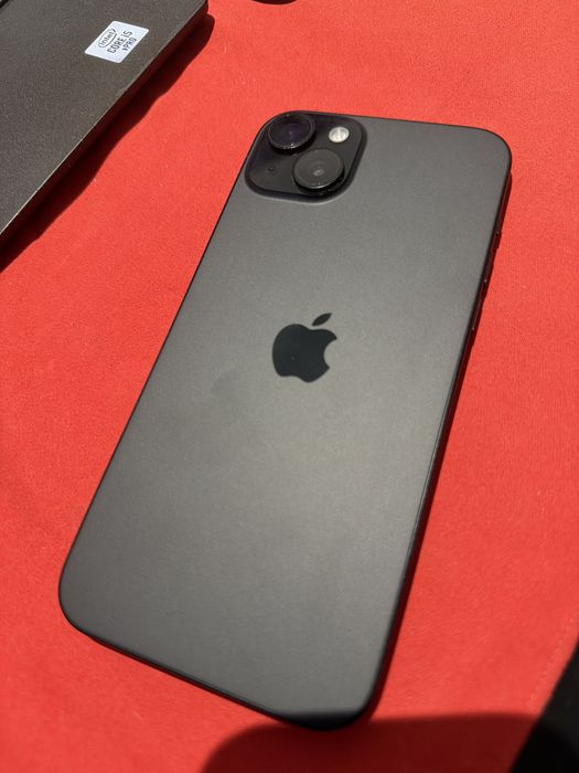 Vand iphone 15 plus negru