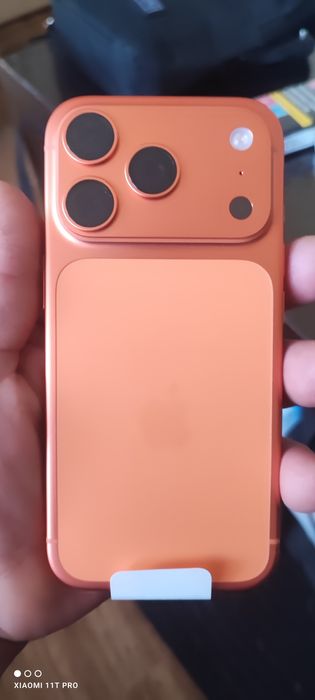 Продавам iPhone 17 Pro