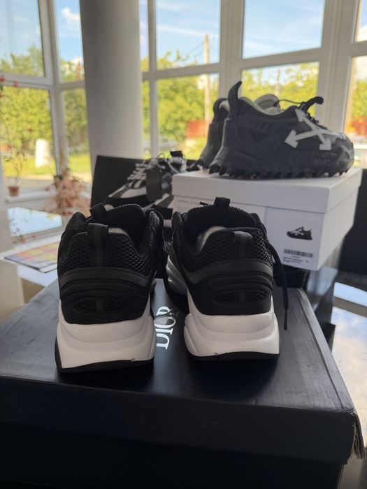 Dior B22.