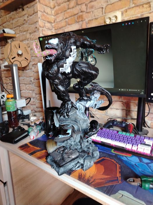 Marvel venom 3d принтирана фигура