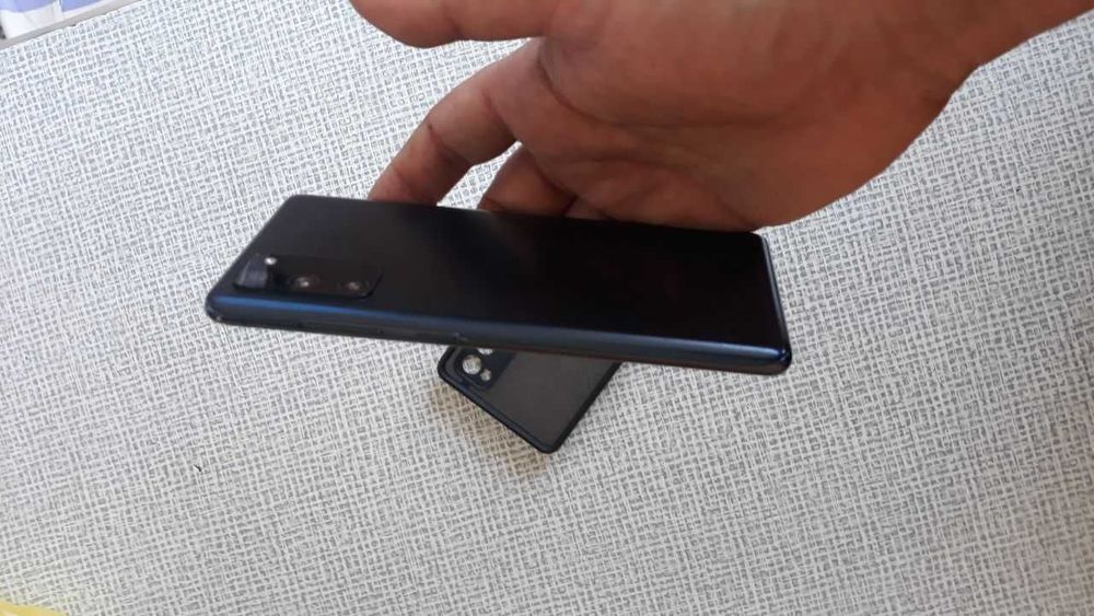 Продам Samsung S20 FE 5g