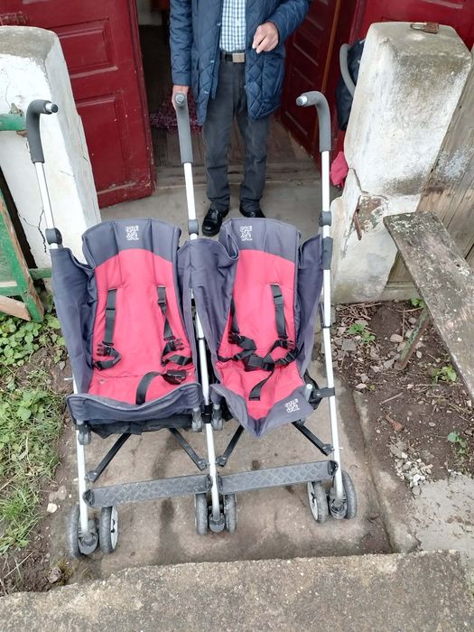 Cărucioare gemeni