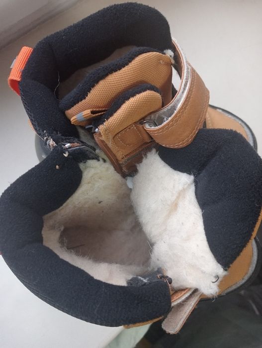 Продам обувь детскую