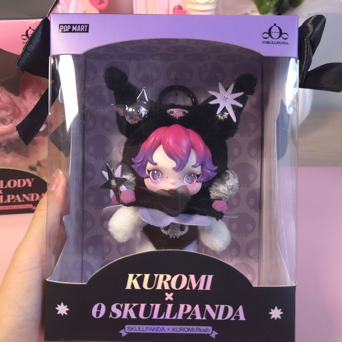 Оригинал Popmart Куроми Sanrio x Skullpanda брелок blindbox