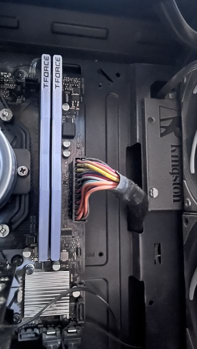 Ddr4 16gb (8x2) 2400mhz  Team Group