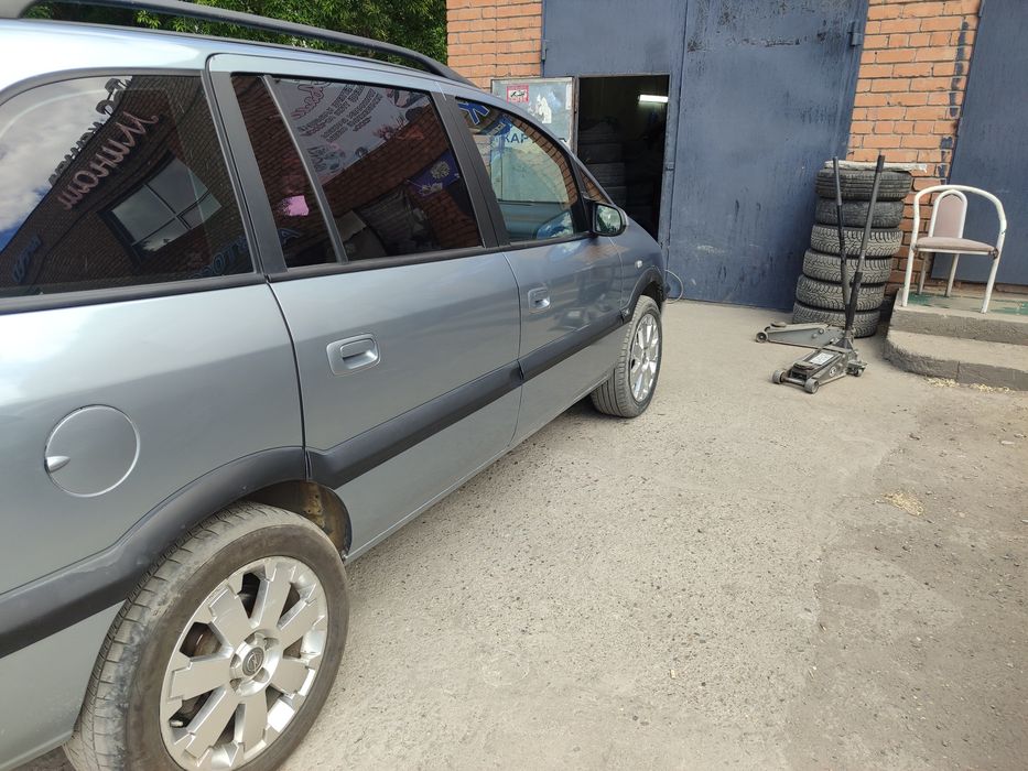 Продам Opel Zafira
