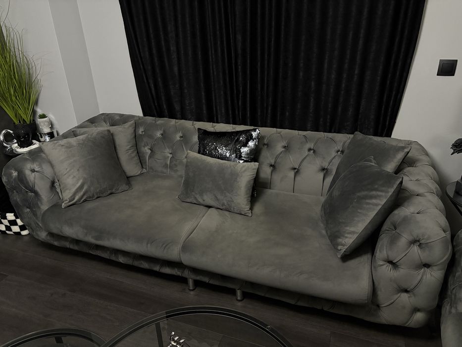 Чисто нов диван, правен по поръчка