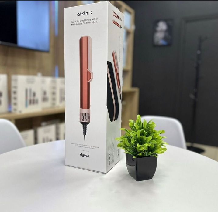 Продам Новая модель Dyson цвет Strawberry клубника Утюжок Фен с кейсом