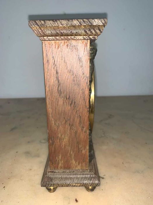 Ceas de masă    .