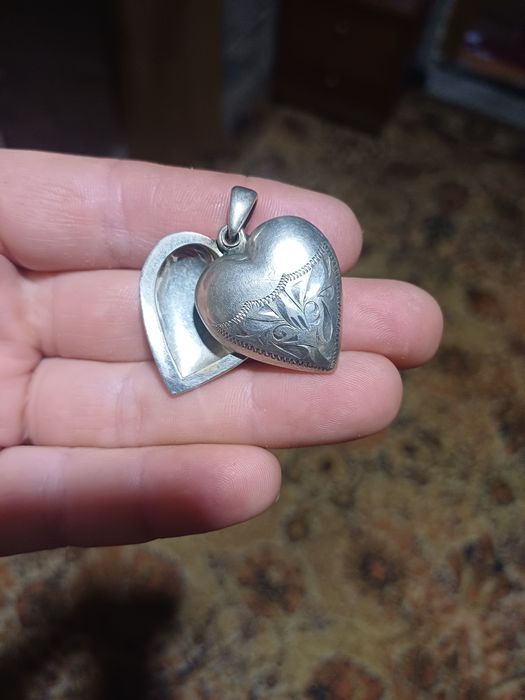 Продам подвеску в виде сердца