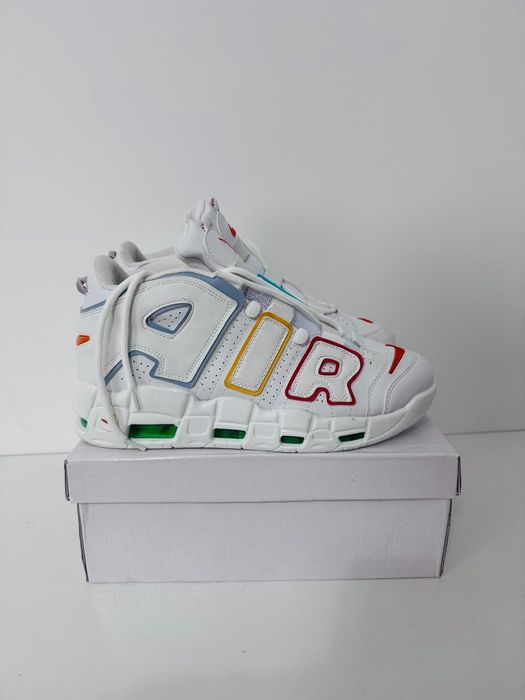 Nike UP Tempo Sneakers