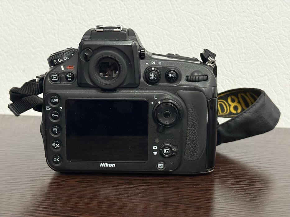 Продам Nikon d800 50mm 1,8