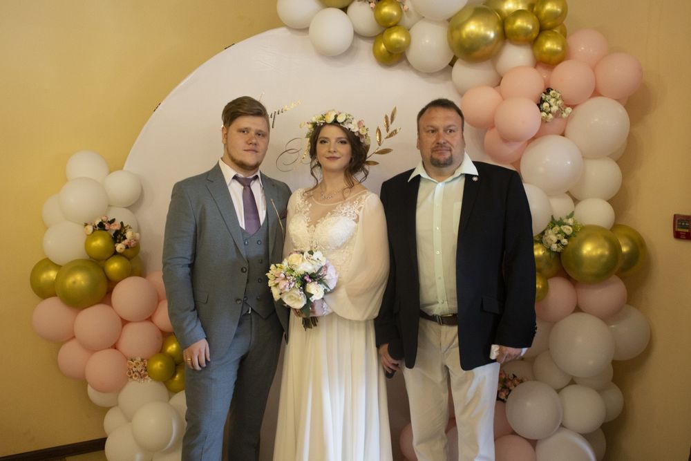 Тамада,ведущий на 2 часа.