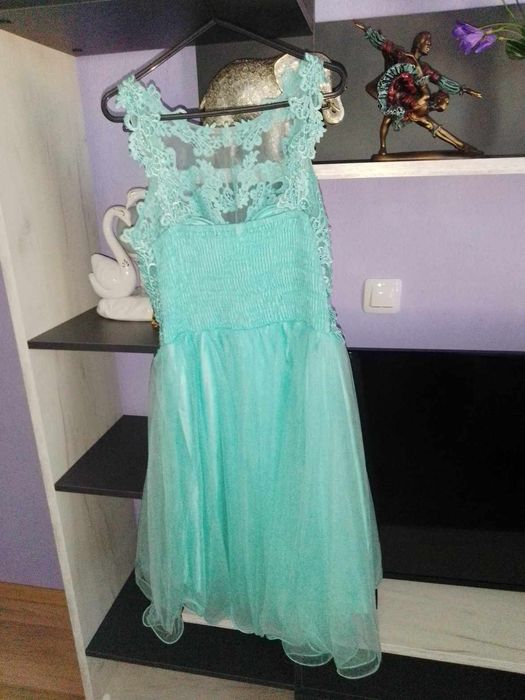 Тюрклазена рокля