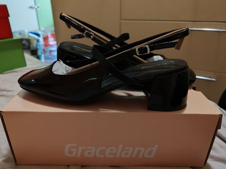 Обувки Graceland