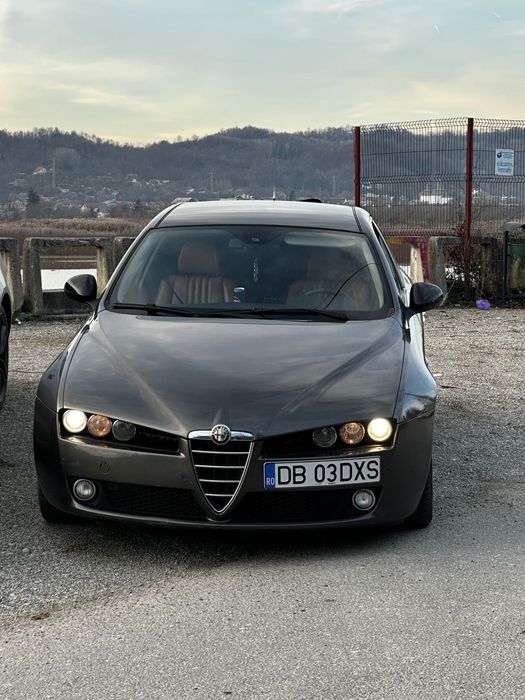 Vând Alfa Romeo 159 2.4