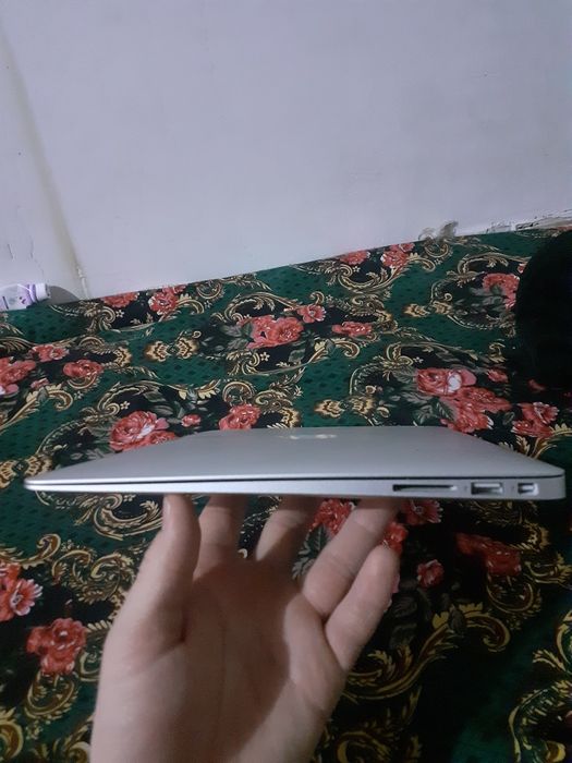 Продам MacBook Air 13