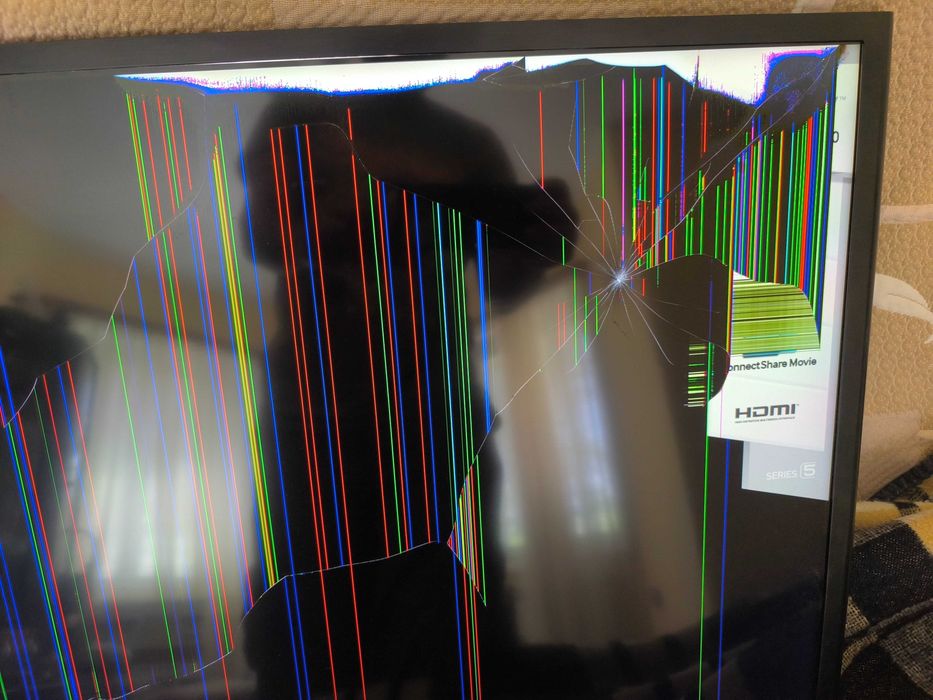 Телевизор Samsung (Самсунг) UE40J5000AWXBT - счупен дисплей