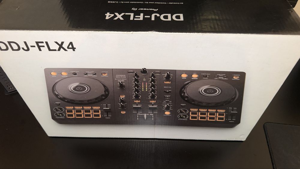 DJ контролер Pioneer DJ DDJ-FLX4