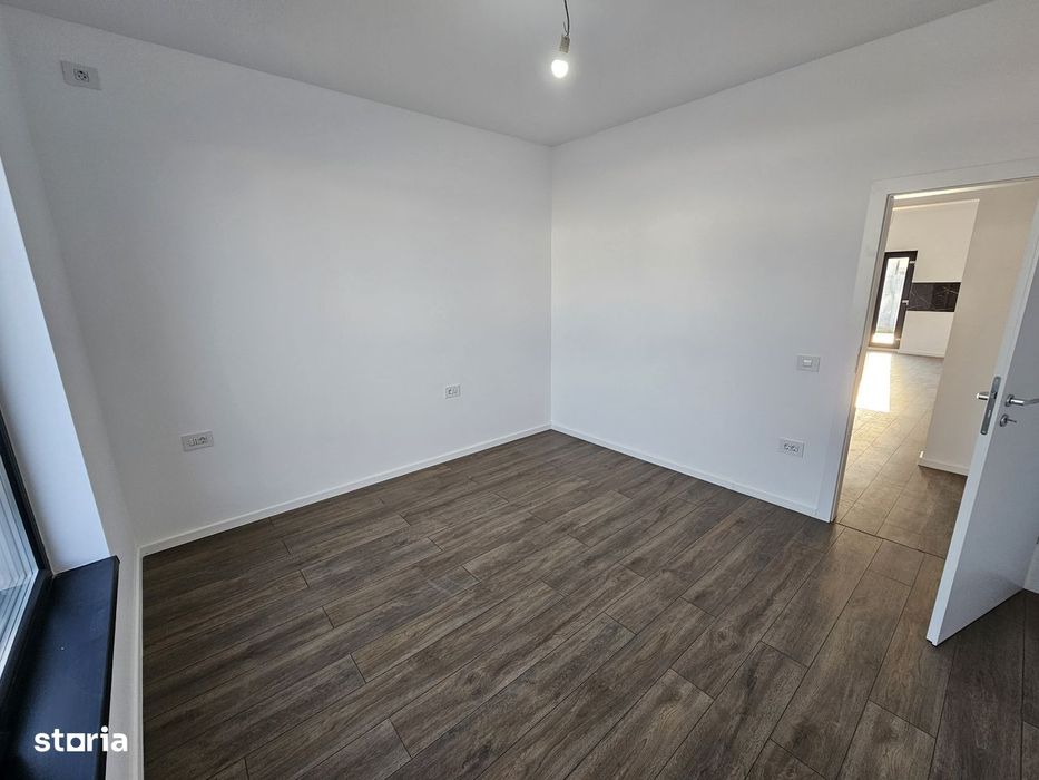 Vilă 4 camere, curte 400 mp, 4 parcări, complex bariera