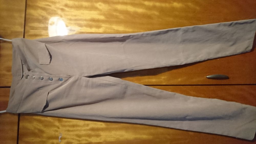 Продавам дамски костюм