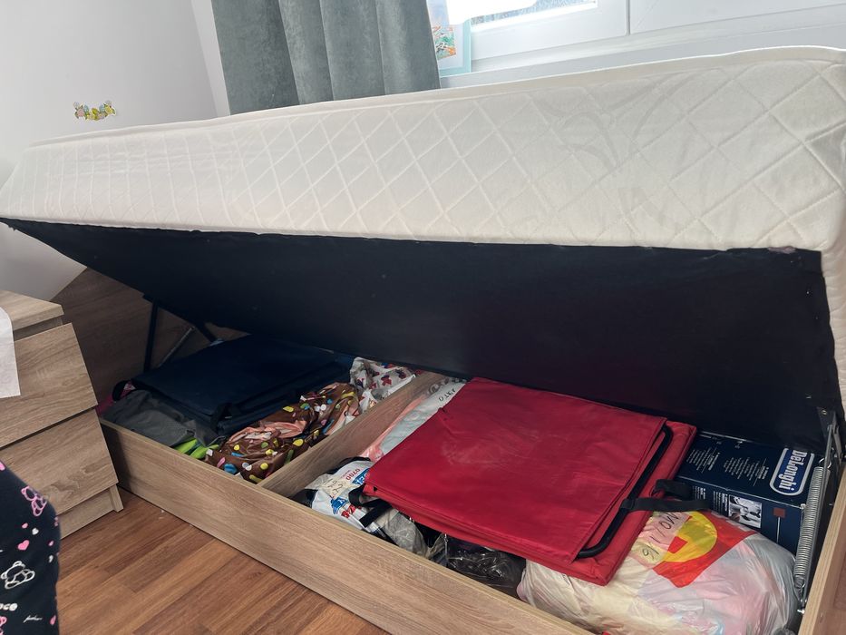 Единично легло с матрак