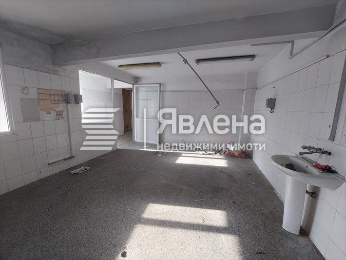 Производствена база и заведение за обществено хранене