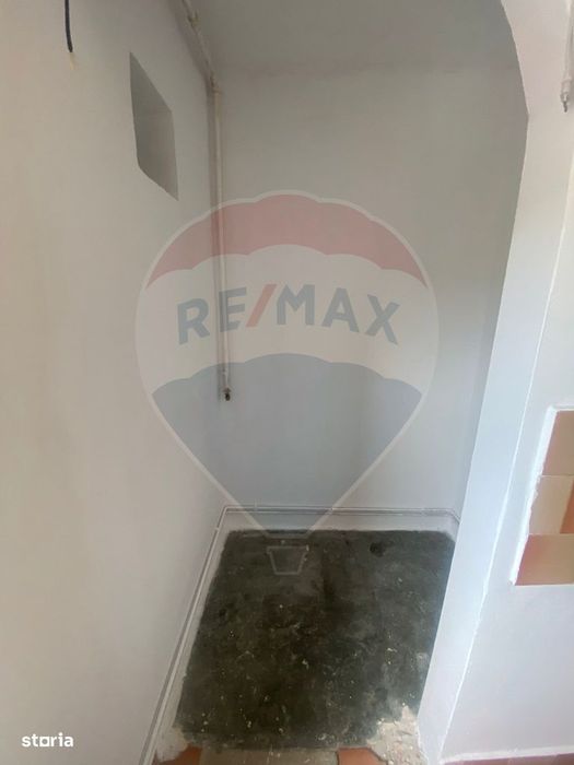 Apartament cu 3 camere de vânzare în zona apreciata
