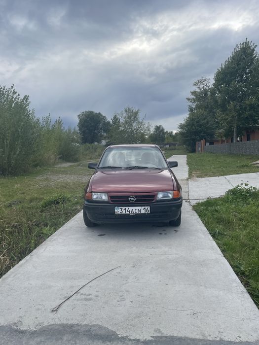 Продам машину opel astra