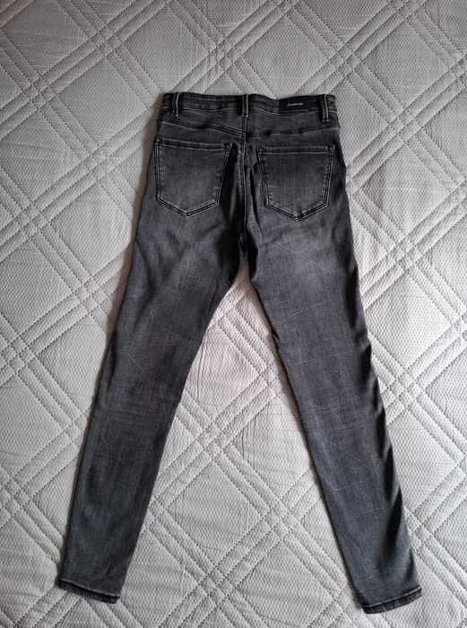 Дамски черни дънки Stradivarius с протъркан ефект - размер 36