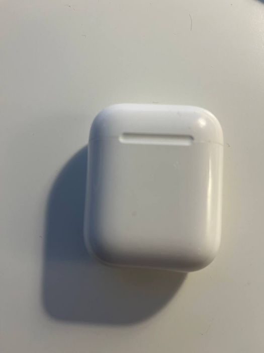 Оригинални Apple AirPods 2 (включени кейс и лява слушалка)