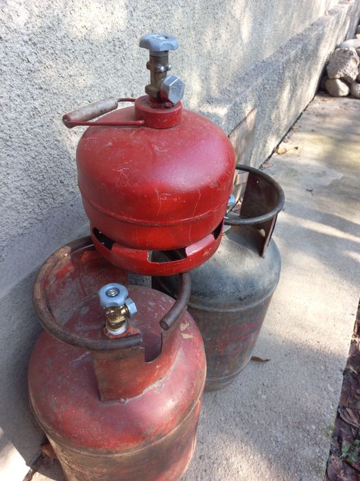 Продам    Газовые     балоны.