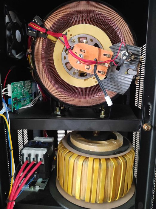 Стабилизатор напряжения