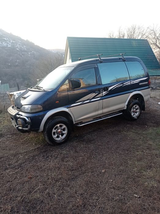 Продам Митсубиси Делику