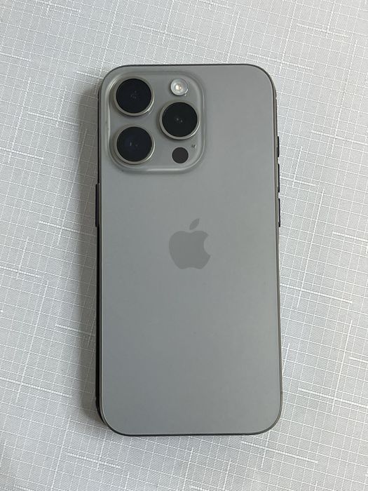 Продам iphone 15 pro в отличном состоянии