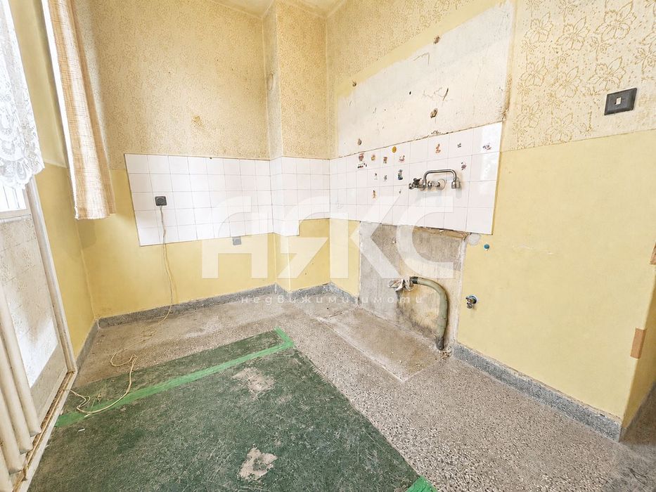 Двустаен необзаведен апартамент за продажба в кв. Дружба 1 до МЕТРОСТ