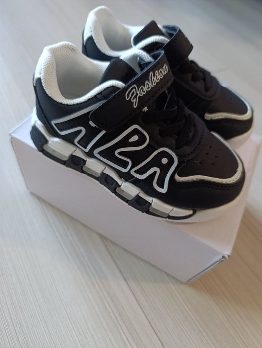 Детски и бебешки дрехи