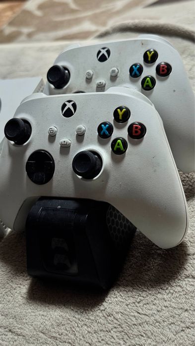 Продам Xbox series s 512