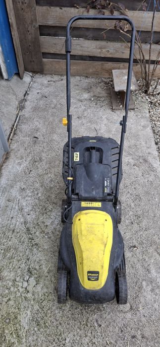 Mașina de tuns iarba