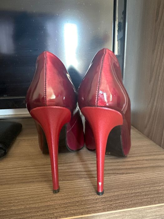 Обувки с висок ток 37 номер