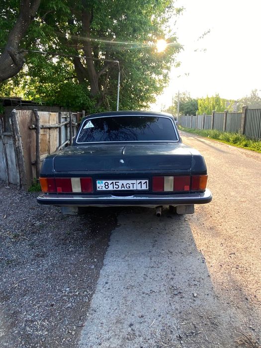 Машина Волга 1999