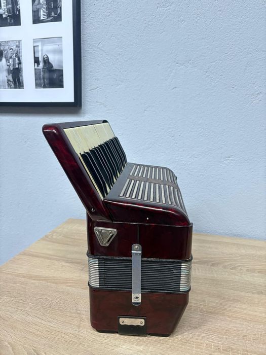 Acordeon Hohner Verdi 2 cu 80 basi Vergea lunga