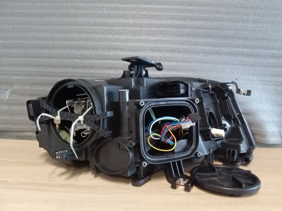 Far faruri Bi-Xenon stanga/dreapta Audi A4 B8 2007-2012