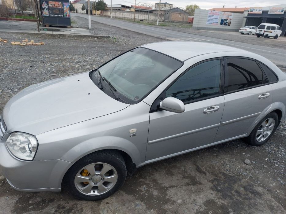 Lasetti sotiladi gen beriladi  xalati yaxshi