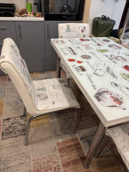 Продам стол и стулья