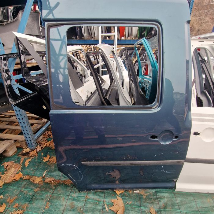 VW Caddy 2019 предна дясна врата задна дясна врата