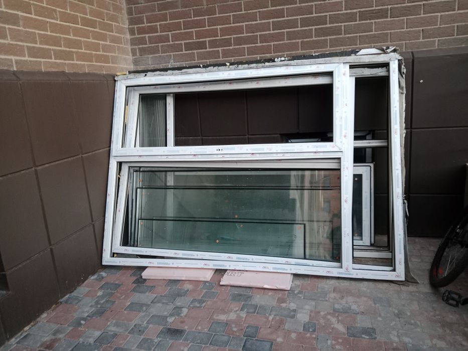 Оконные блоки 2 штуки