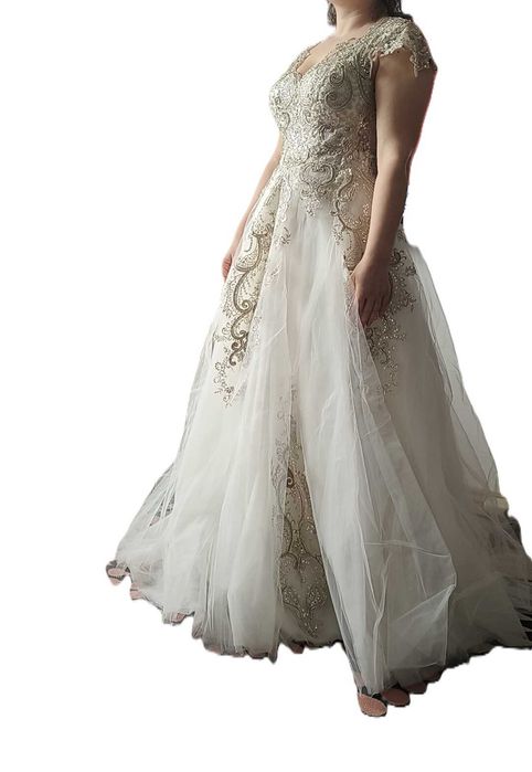 Rochie de mireasa aplicatii argintii