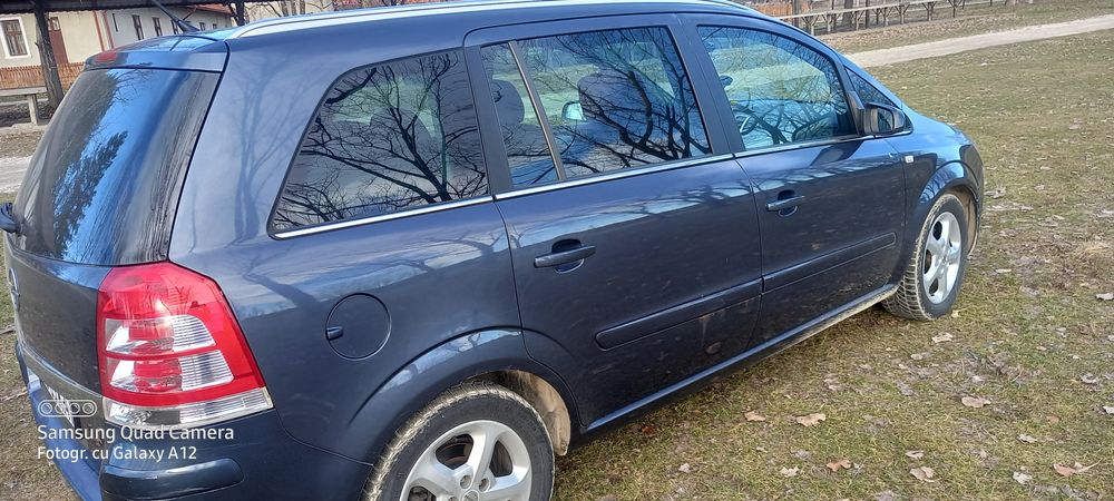 Vând Opel Zafira b din 2008 17 dizel 125  de cai 4 geamuri electrice