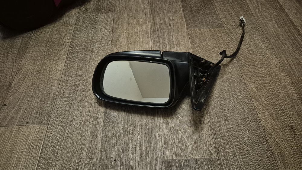 Боковые зеркала на Мазду 323